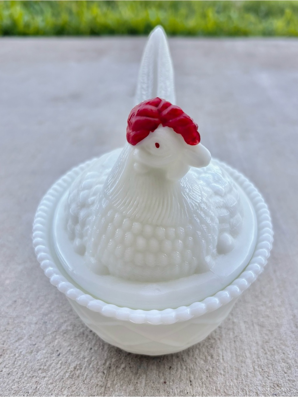 Westmoreland White Milk Glass Hen on Nest Covered Dish Red Comb Vintage 50s 60s - Picture 4 of 8